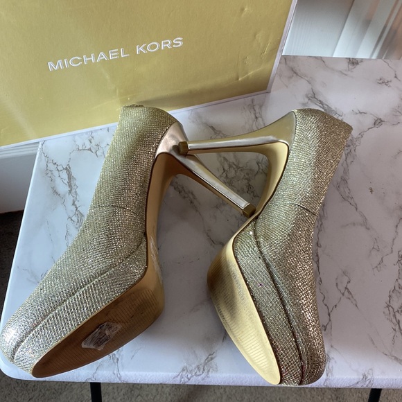 Michael Kors Ionna Pump Silver Glitter Heels Size 10M with Box - Picture 6 of 12